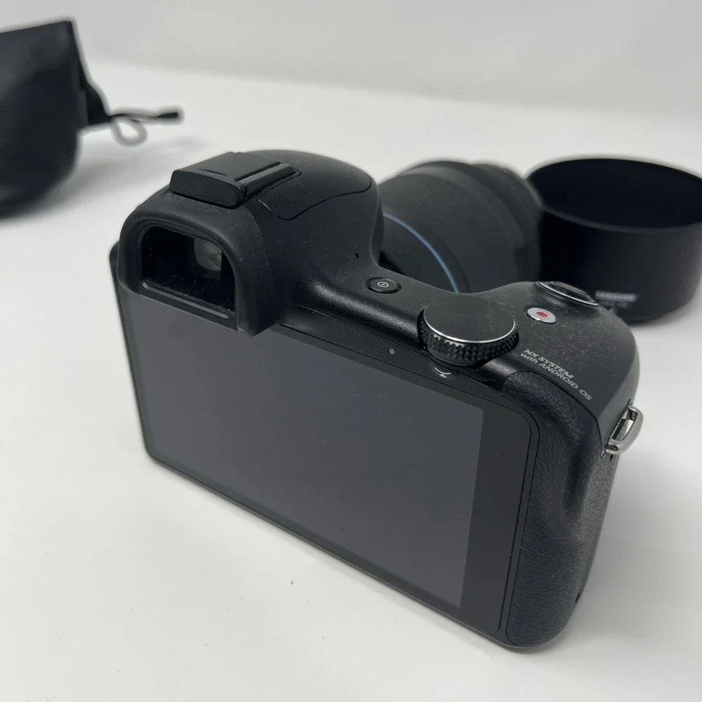 Samsung Galaxy NX EK-GN120A 20.3 MP f/3.5-5.6 SLR Mirrorless Camera Blac
